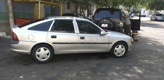 Opel Vectra 1996, 450,000 km - 1.6 l - Bakı