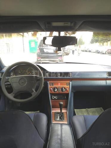 Mercedes E 220 1995, 500,000 km - 2.2 l - Bakı