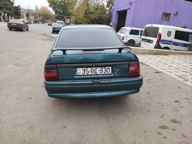 Opel Vectra 1994, 274,580 km - 1.7 l - Qazax