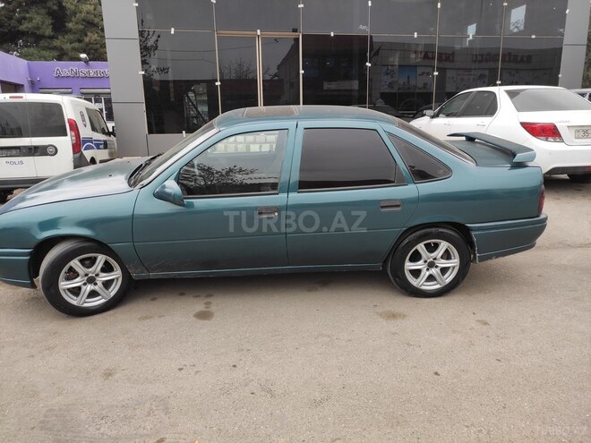 Opel Vectra 1994, 274,580 km - 1.7 l - Qazax