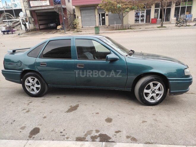 Opel Vectra 1994, 274,580 km - 1.7 l - Qazax
