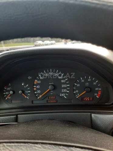 Mercedes E 230 1995, 326,800 km - 2.3 l - Bakı