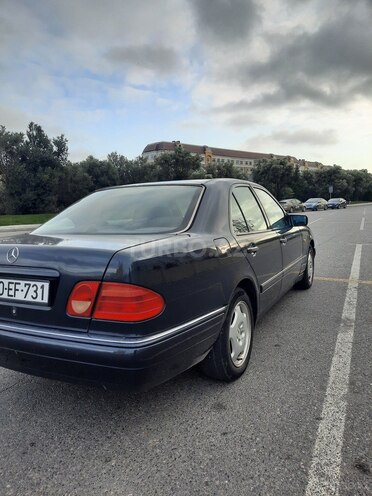 Mercedes E 230 1995, 326,800 km - 2.3 l - Bakı