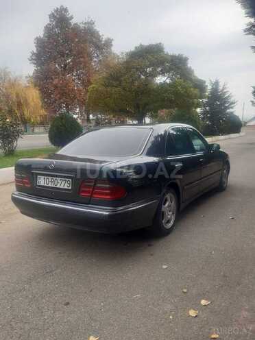 Mercedes E 240 2000, 131,000 km - 2.4 l - Ağstafa