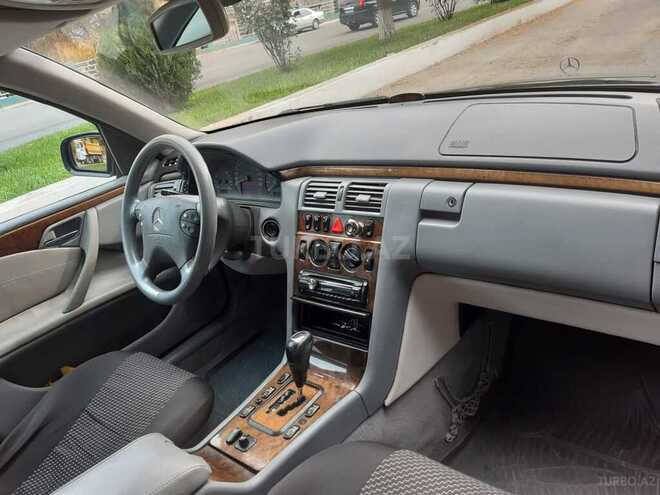 Mercedes E 240 2000, 131,000 km - 2.4 l - Ağstafa
