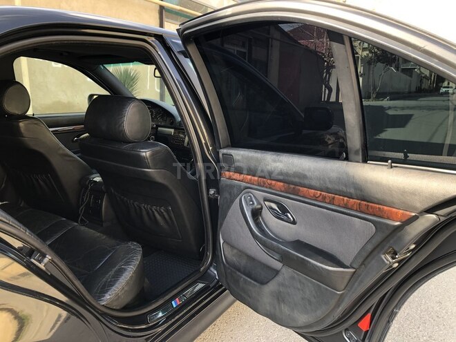 BMW 528 2000, 328,000 km - 2.8 l - Bakı