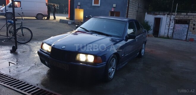 BMW 318 1993, 250,000 km - 1.8 л - Masallı