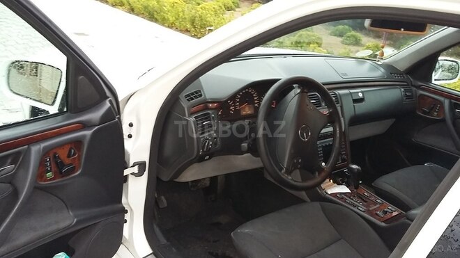 Mercedes E 240 2000, 280,000 km - 2.4 l - Bakı