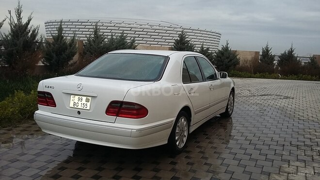 Mercedes E 240 2000, 280,000 km - 2.4 l - Bakı