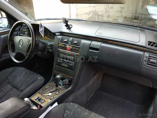 Mercedes E 240 1999, 185,637 km - 2.4 l - Şirvan