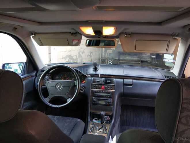 Mercedes E 240 1999, 185,637 km - 2.4 l - Şirvan