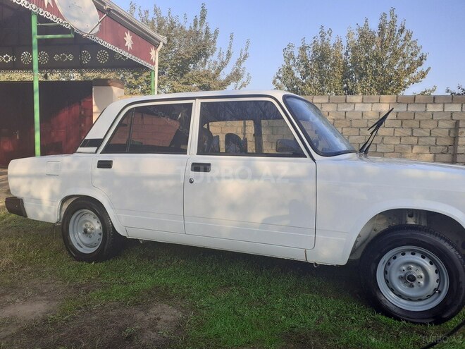 LADA (VAZ) 2107 2009, 152,000 km - 1.6 л - 