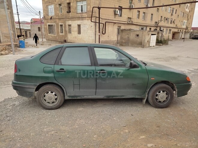 Volkswagen Polo 1995, 293,348 km - 1.6 l - Bakı