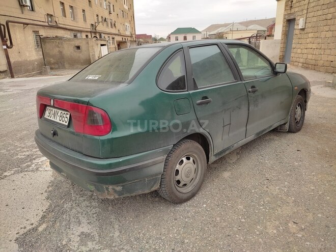 Volkswagen Polo 1995, 293,348 km - 1.6 l - Bakı