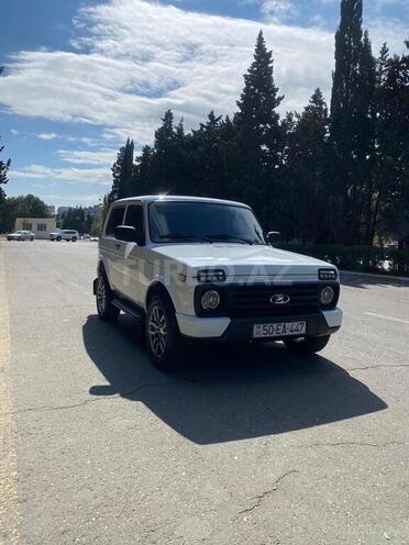 LADA (VAZ) Niva 2017, 40,000 km - 1.7 l - Quba