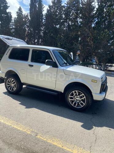 LADA (VAZ) Niva 2017, 40,000 km - 1.7 l - Quba