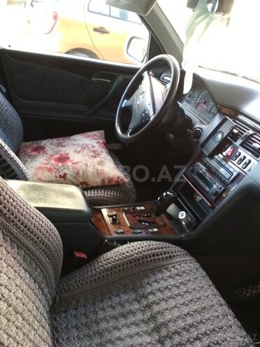 Mercedes E 270 1999, 441,000 km - 2.7 l - Bakı