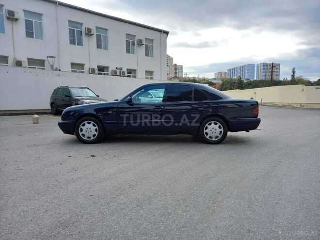 Mercedes E 240 1998, 272,000 km - 2.4 l - Bakı
