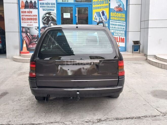 Opel Astra 1996, 250,000 km - 1.6 л - Bakı