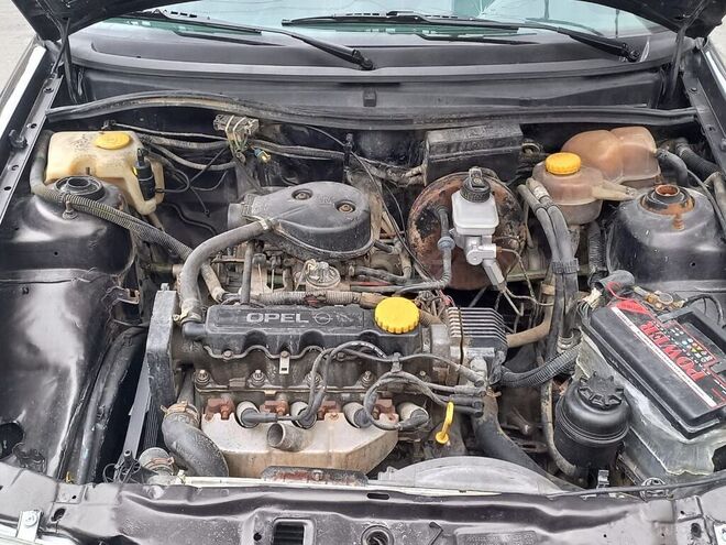 Opel Astra 1996, 250,000 km - 1.6 л - Bakı