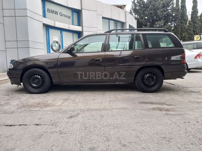 Opel Astra 1996, 250,000 km - 1.6 л - Bakı