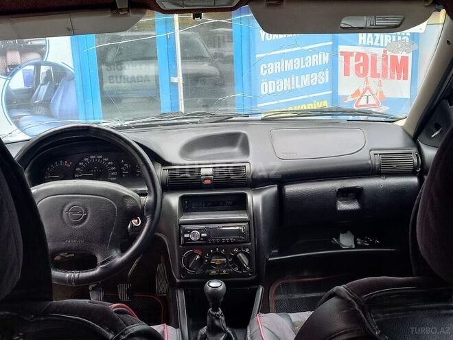 Opel Astra 1996, 250,000 km - 1.6 л - Bakı