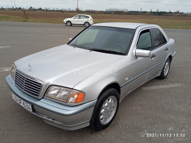 Mercedes C 220 1999, 361,456 km - 2.2 l - Bakı