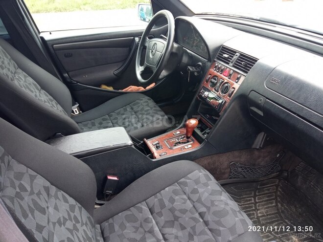 Mercedes C 220 1999, 361,456 km - 2.2 l - Bakı