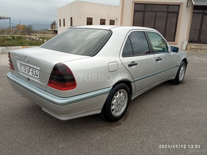 Mercedes C 220 1999, 361,456 km - 2.2 l - Bakı
