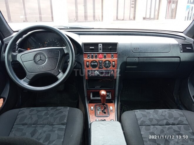 Mercedes C 220 1999, 361,456 km - 2.2 l - Bakı