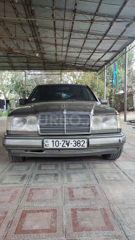 Mercedes E 200 1992, 250,000 km - 2.0 л - Salyan