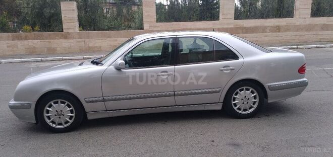 Mercedes E 240 2001, 265,000 km - 2.4 l - Bakı