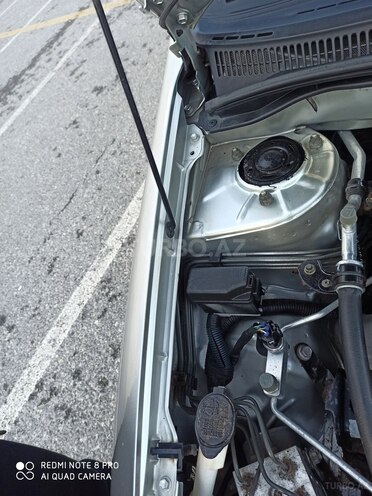 Toyota Corolla 2005, 182,000 km - 1.4 л - Bakı