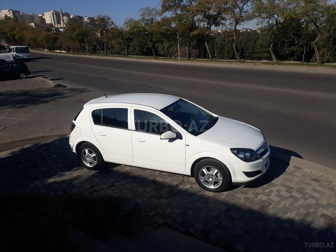 Opel Astra 2009, 220,000 km - 1.4 l - Bakı