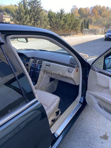 Mercedes E 280 2000, 340,000 km - 2.8 l - Bakı