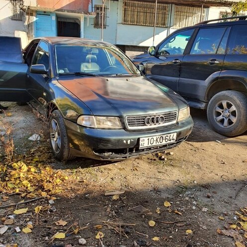 Audi A4 1996, 418,000 km - 1.9 l - Gəncə