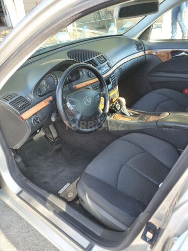 Mercedes E 240 2003, 175,000 km - 2.6 l - Salyan