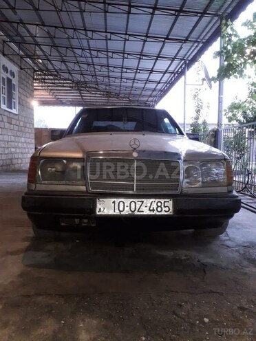 Mercedes E 220 1989, 210,000 km - 2.2 l - Bakı