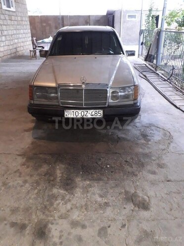 Mercedes E 220 1989, 210,000 km - 2.2 l - Bakı