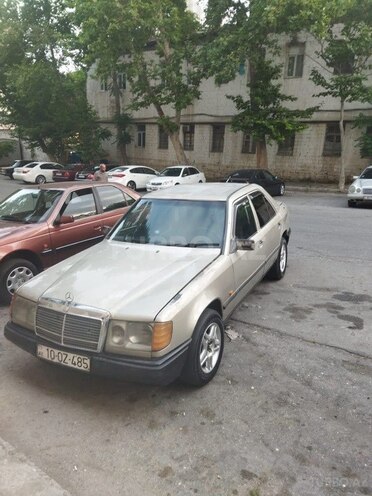Mercedes E 220 1989, 210,000 km - 2.2 l - Bakı