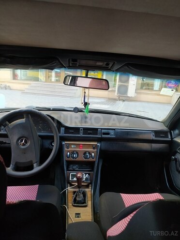 Mercedes E 220 1989, 210,000 km - 2.2 l - Bakı