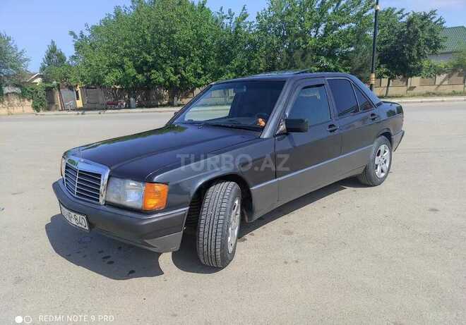 Mercedes 190 1993, 33,000 km - 2.0 l - Salyan