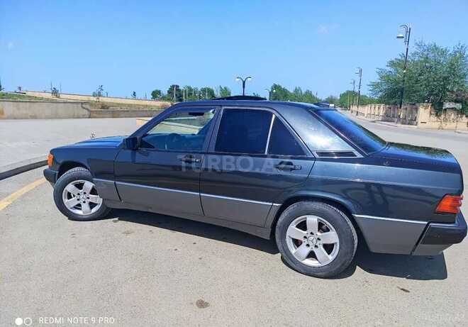 Mercedes 190 1993, 33,000 km - 2.0 l - Salyan