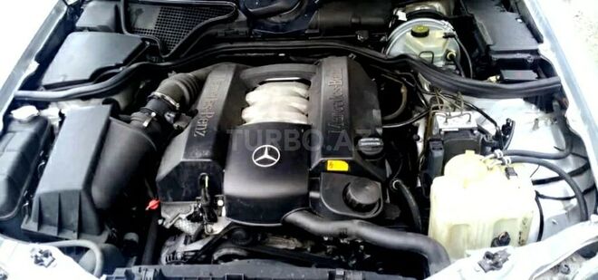Mercedes E 240 2001, 265,000 km - 2.4 л - Bakı