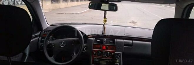 Mercedes E 240 2001, 265,000 km - 2.4 л - Bakı