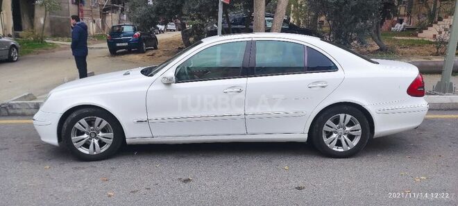 Mercedes E 240 2005, 396,000 km - 2.4 l - Bakı