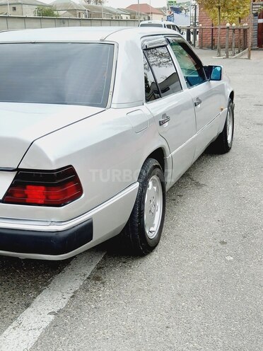 Mercedes E 220 1993, 358,952 km - 2.0 l - Bakı