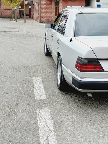 Mercedes E 220 1993, 358,952 km - 2.0 l - Bakı