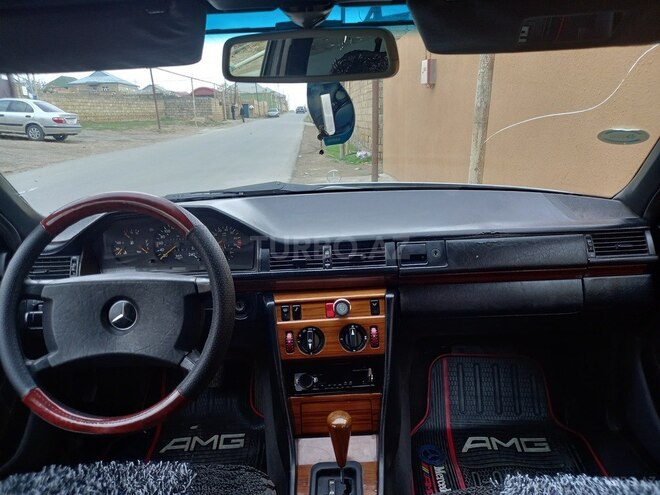 Mercedes E 220 1993, 358,952 km - 2.0 l - Bakı
