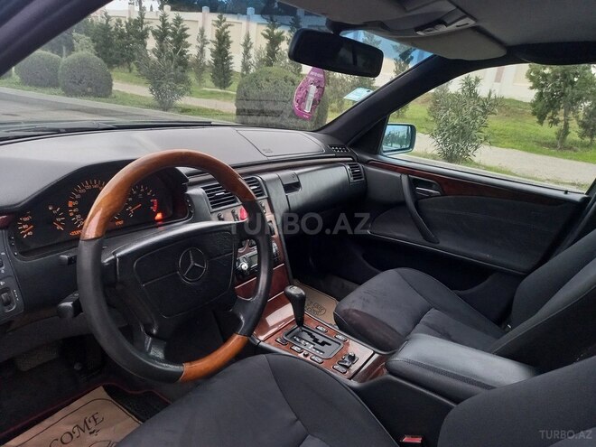 Mercedes E 280 1999, 148,770 km - 2.8 l - Xırdalan